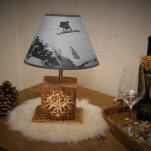 Altholz Lampe mit Tiroler Adler und Lampenschirm mit Historische Foto Skisprung. Handgemacht in Tirol , Bettlampe, Tischlampe Stehlampe